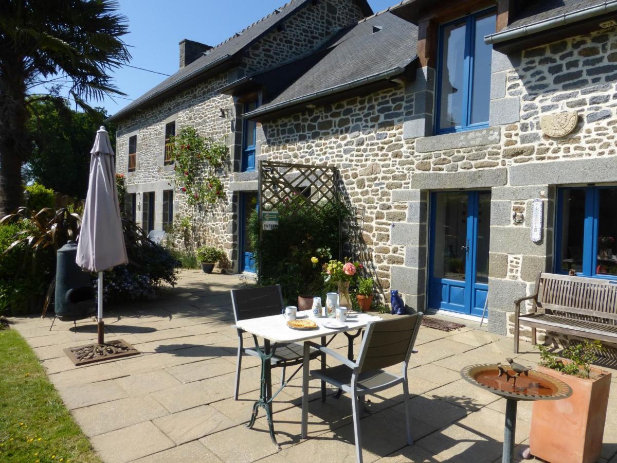 Bed and Breakfast Les Petites Chapelles Saint-Pierre-de-Plesguen Екстер'єр фото
