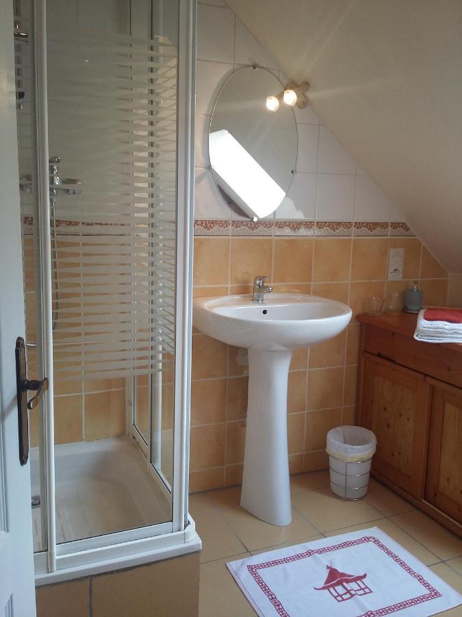 Bed and Breakfast Les Petites Chapelles Saint-Pierre-de-Plesguen Екстер'єр фото